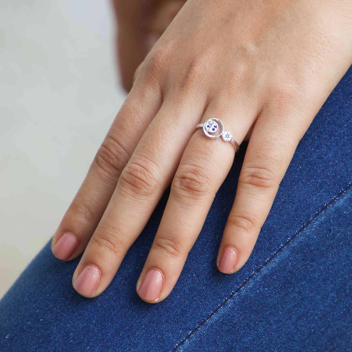 Silver Blue Bloom Interlock Ring