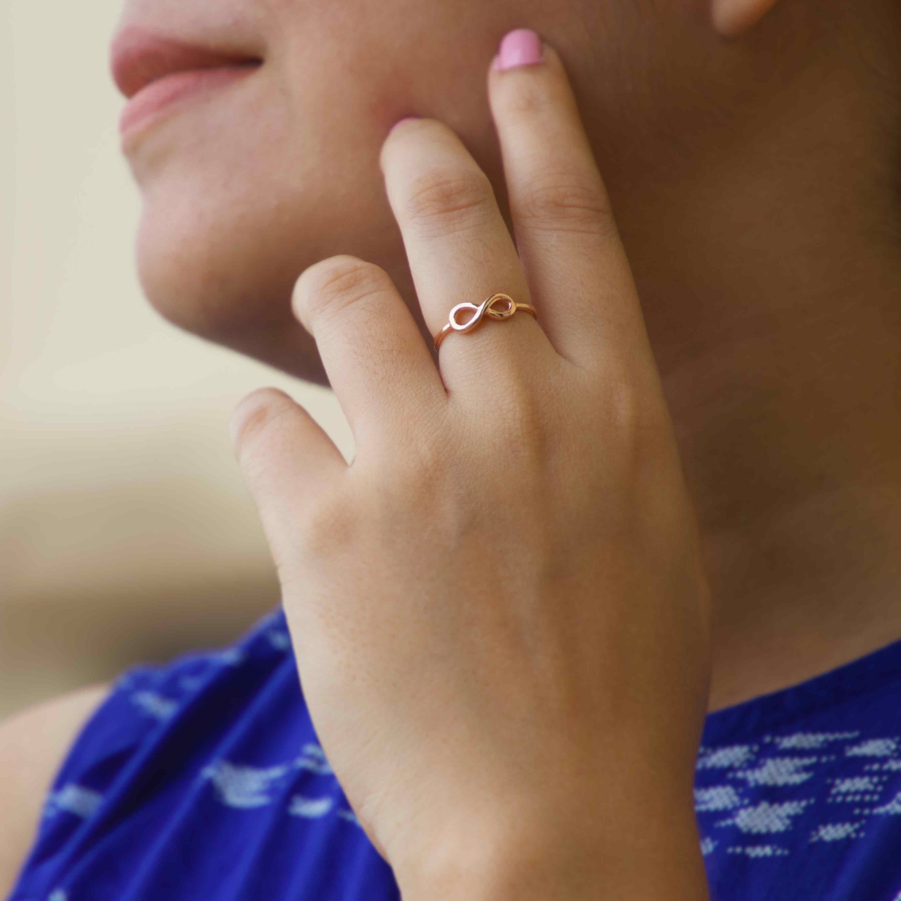 Rose Gold Endless Promise Ring – Tahi - Main Image
