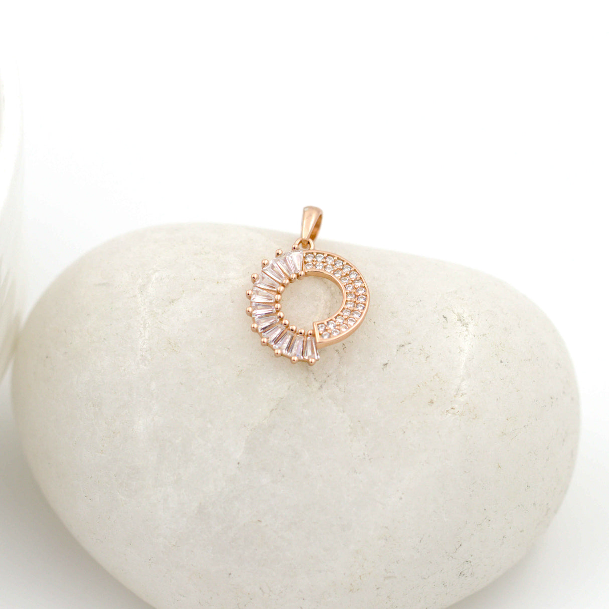 Rose Gold Periwinkle Pendant With Chain